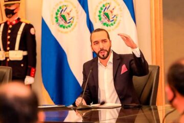 El autoritarismo de Nayib Bukele embarra la histórica buena relación con EE.UU. (y las sanciones sobrevuelan El Salvador)