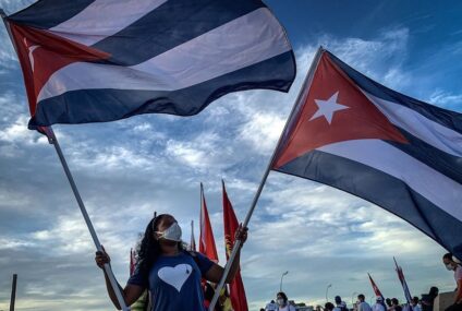 Cuba modifica su modelo económico; autoriza las pequeñas y medianas empresas