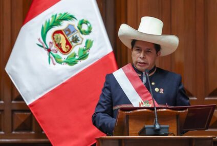 Crisis en Perú: Presidente anuncia renuncia de todo su gabinete
