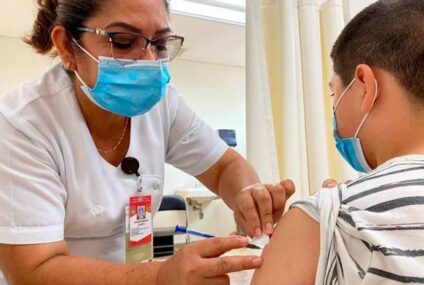 Primer menor con factor de riesgo, se vacuna contra Covid-19 en Chiapas
