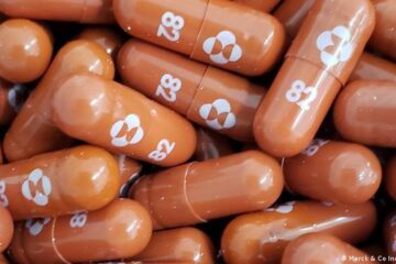 Reino Unido, primer país del mundo en autorizar pastilla contra COVID-19