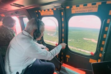 AMLO supervisa avances del Tren Maya en avión de la Fuerza Aérea Mexicana