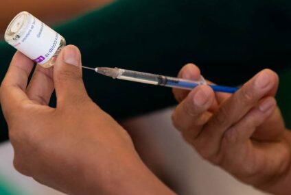 No iniciará el sábado: Posponen vacunación de maestros; tormenta en EU retrasa llegada de dosis