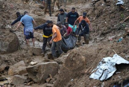 Lluvias y deslizamientos en Río de Janeiro dejan más de 100 personas muertas