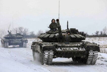 Rusia anuncia el regreso de sus tropas a sus bases desde zonas fronterizas con Ucrania tras completar ejercicios