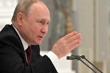Rusia y Ucrania: Putin se prepara para una guerra larga, según la inteligencia de EE.UU.