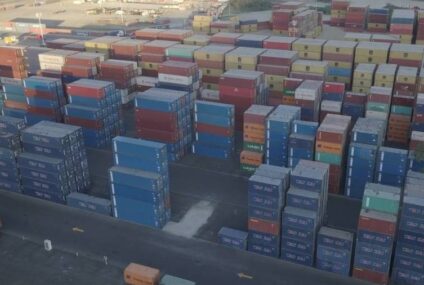 ¡Se llevaron oro, plata y televisores! Roban 20 contenedores del Puerto de Manzanillo