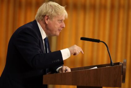 Boris Johnson: 4 claves del escándalo que desató más de 40 renuncias en el gobierno británico y pone contra las cuerdas al primer ministro
