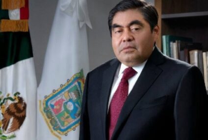 Tras muerte de Miguel Barbosa, ¿quién queda al frente del Gobierno de Puebla?