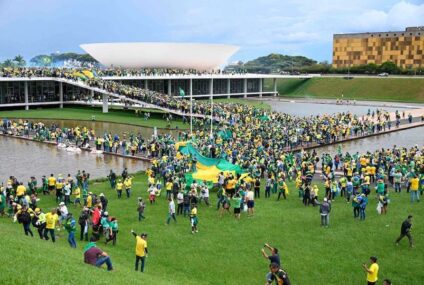 Miles de partidarios de Bolsonaro asaltan el Congreso, la Presidencia y el Supremo de Brasil