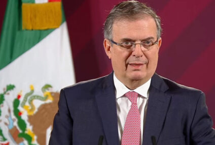 ¿No que estaba enfermo? Marcelo Ebrard prefiere TikTok que ir a Querétaro con AMLO