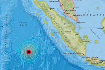 Terremoto magnitud 7.3 azota isla de Sumatra, en Indonesia
