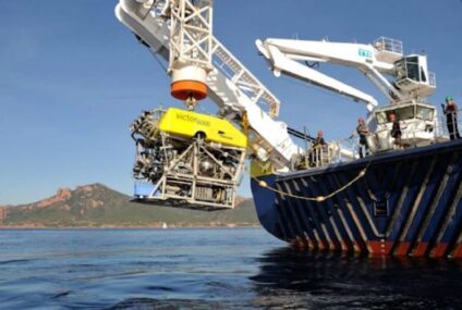 Recuperan escombros del submarino Titán; EU localiza posibles restos humanos