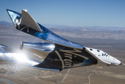 El primer vuelo comercial al espacio de Virgin Galactic acelera la carrera espacial de millonarios