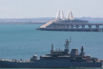 Ucrania lanza advertencia a buques que naveguen hacia Rusia por el mar Negro