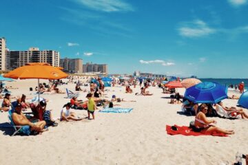 El primer ataque de un tiburón en 70 años obliga a cerrar una de las playas más populares de Nueva York