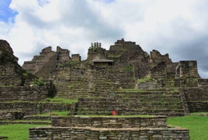 Cierre de zona arqueológica Toniná afecta al turismo en Ocosingo