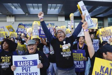Más de 75.000 trabajadores de salud inician la mayor huelga sanitaria de la historia de EE.UU.