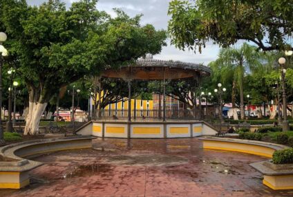 Lluvias dejan sin luz a pobladores de Frontera Comalapa