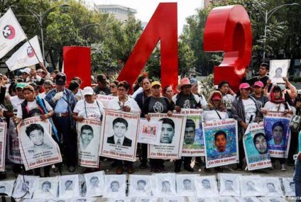 Caso Ayotzinapa: Padres de los 43 normalistas abandonan mesa con Segob; «Nos quieren dividir», acusan