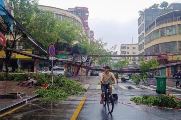China levanta alerta máxima por lluvias tras evacuar a más de 10 mil personas