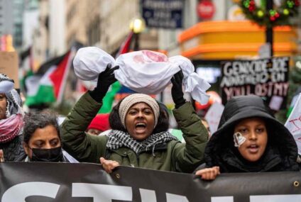 Estudiantes de la Universidad de Nueva York se unen a las protestas a favor de Gaza