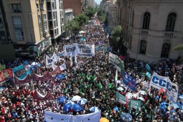 Los sindicatos llaman a paralizar Argentina en rechazo a las medidas de Javier Milei