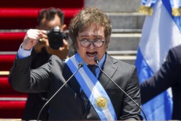 Retira España a su embajadora en Argentina; más insultos de Milei