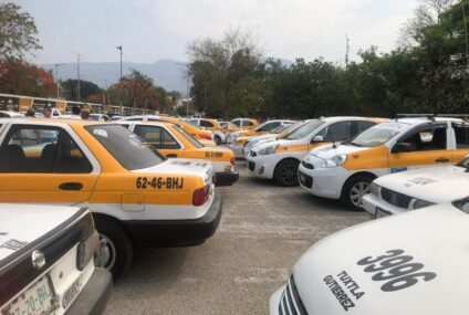 En Chiapas, taxistas protestan contra Uber y Didi