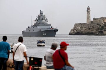 Buques de guerra rusos entran al puerto de La Habana