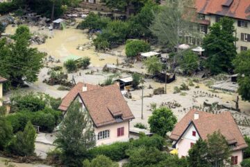 Siete muertos dejan lluvias torrenciales en Italia, Francia y Suiza; bomberos ayudan en rescate de personas