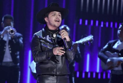 Christian Nodal anuncia show en Argentina; fans de Cazzu lo amenazan con boicot