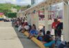 Migrantes desalojan plaza comercial en Tuxtla Gutiérrez