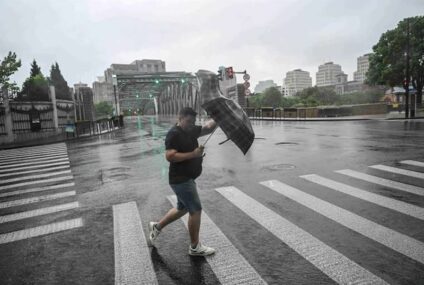 Tifón Bebinca llega a Shanghái, la tormenta más fuerte que ha azotado la ciudad desde 1949