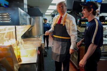 Trabaja Trump en McDonald’s para desacreditar a Harris