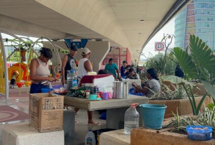 Migrantes se instalan en nuevo puente vehicular del libramiento norte