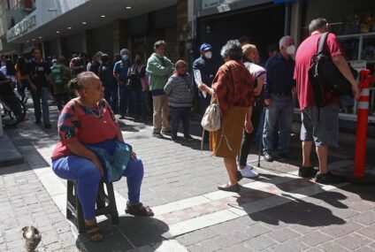 Diputados reducen la edad para pensión de adultos mayores a 65 años