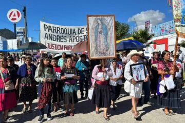 Diócesis de Chiapas marchan para exigir por el padre Marcelo