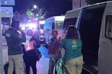 Migrantes son desalojados del parque Santo Domingo