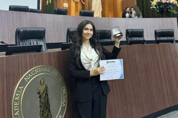 Obtiene estudiante de medicina de la UNACH Reconocimiento a la Excelencia Académica