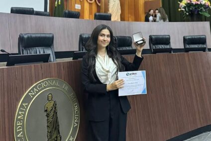 Obtiene estudiante de medicina de la UNACH Reconocimiento a la Excelencia Académica