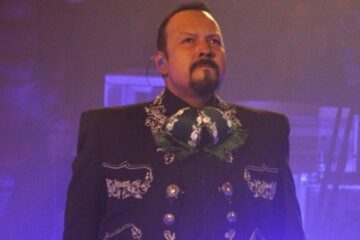 Pepe Aguilar rompió el silencio y aseguró que “no paga” para limpiar la imagen de Ángela Aguilar