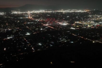 Chile vive caótico día por apagón masivo; sin luz, ni transporte y servicios