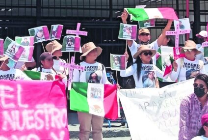 Colectivo «Madres en Resistencia» mantiene bloqueo y plantón afuera de Fiscalía de Chiapas