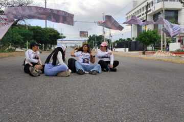 Madres en Resistencia Chiapas, bloquea libramiento norte de Tuxtla Gutiérrez