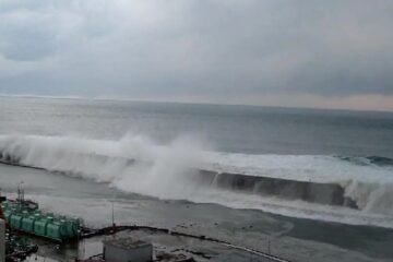 Japón levanta alerta de tsunami tras sismo de magnitud 7.6 Japón levanta alerta de tsunami tras sismo de magnitud 7.6