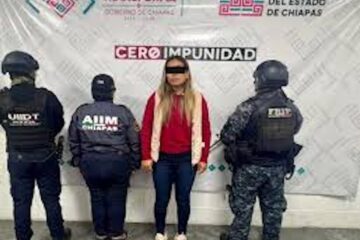 Mujer detenida tras robo con violencia en Liverpool de Chiapas: amenazó con arma blanca al personal