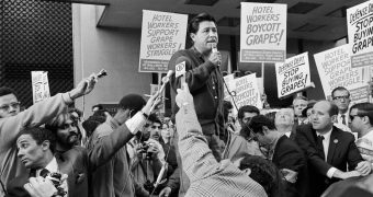 Activista denuncia abusos sexuales del histórico líder de los trabajadores César Chávez Activista denuncia abusos sexuales del histórico líder de los trabajadores César Chávez