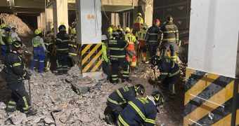 Localizan a tercera persona atrapada en edificio colapsado en San Antonio Abad