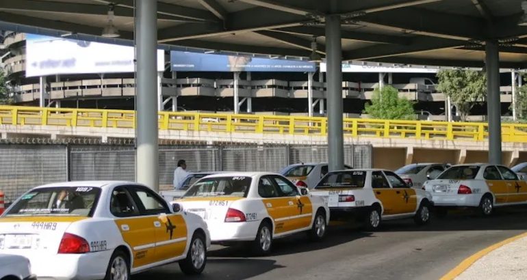 Taxistas del AICM bloquearán accesos al aeropuerto; exigen freno a Uber y Didi